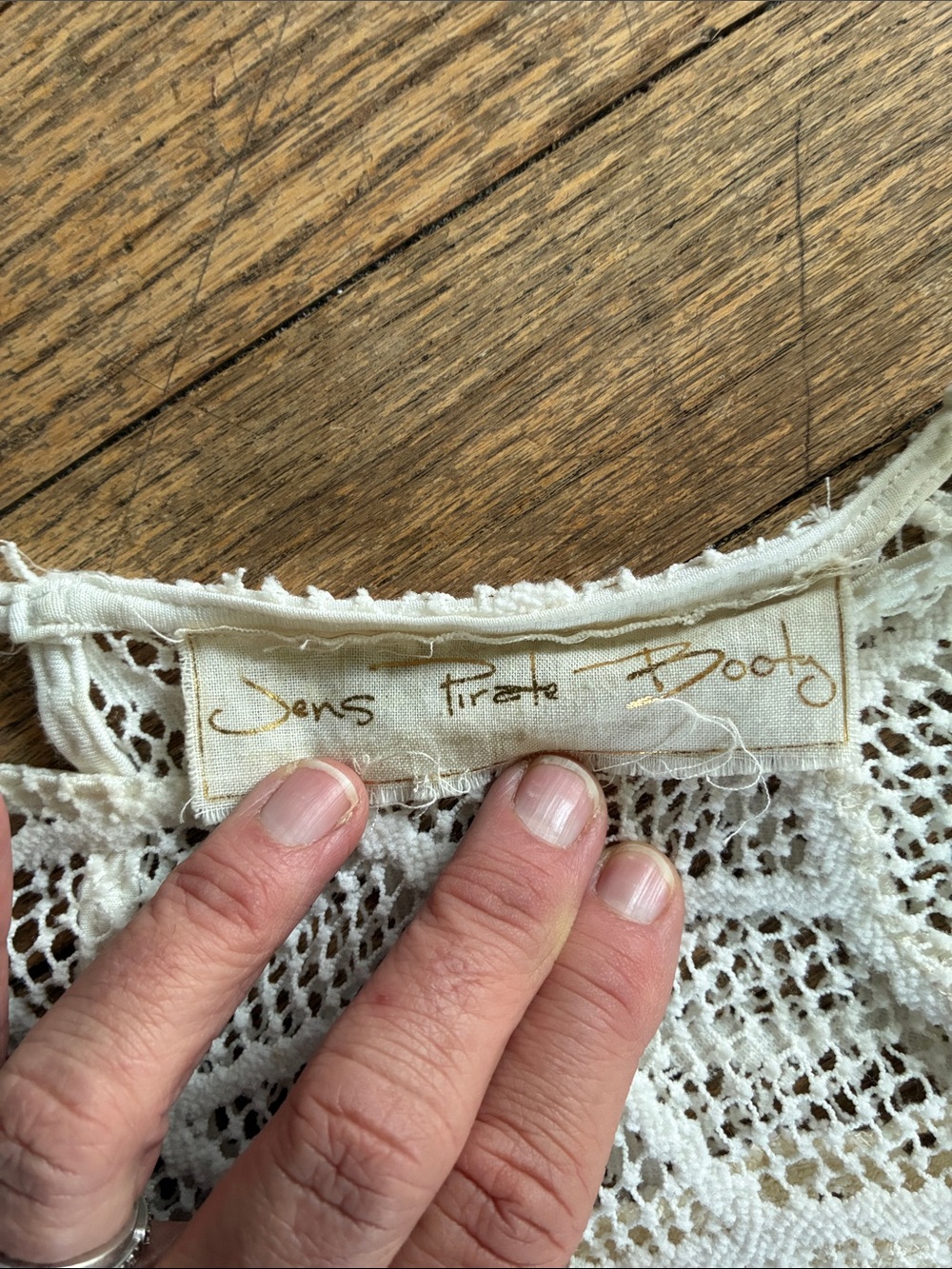 Jen's Pirate Booty…Vintage, Cream Crochet Bell Sleeve Top sz Small
